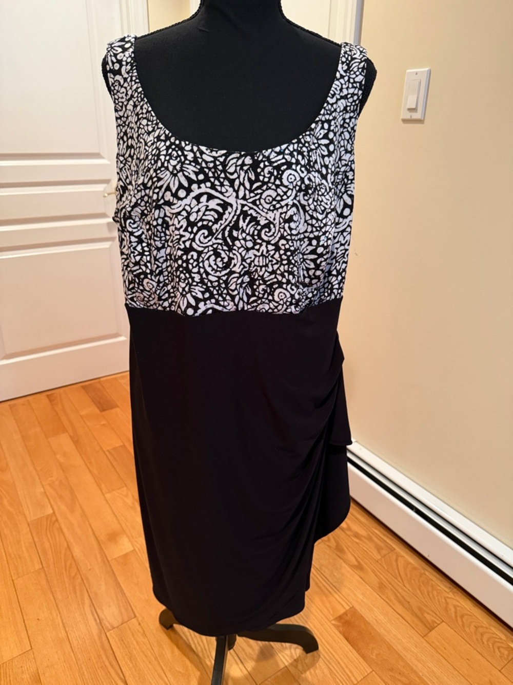dressbarn Black Sleeveless Dress with White Trim, sparkling on top